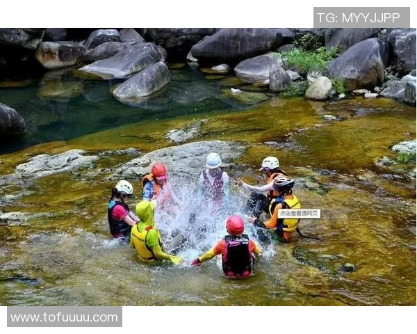 武汉攀岩队的默契配合与团队精神探讨聚焦攀岩运动的魅力与挑战