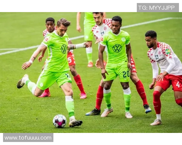 沃尔夫斯堡主场大胜多特蒙德领跑德甲稳如泰山